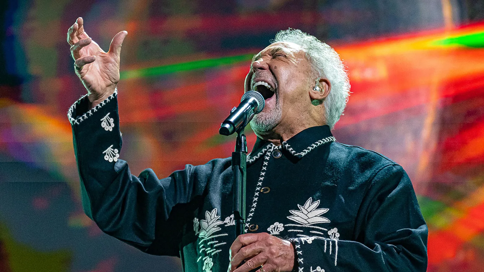 Tom Jones | Official Caesars Ticket + Hotel Packages