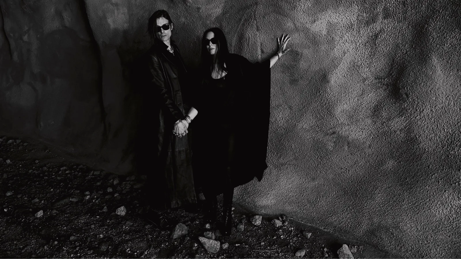 Cold Cave performing CREMATIONS